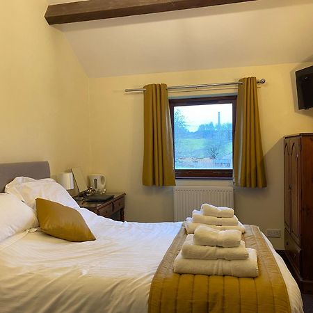 Ye Olde Bowling Green Inn Bradwell  エクステリア 写真