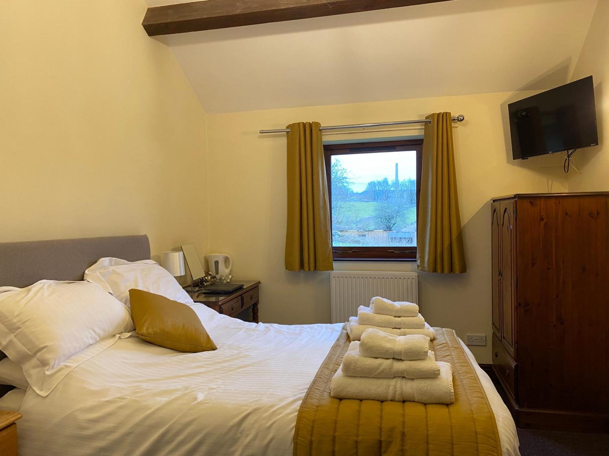Ye Olde Bowling Green Inn Bradwell  エクステリア 写真